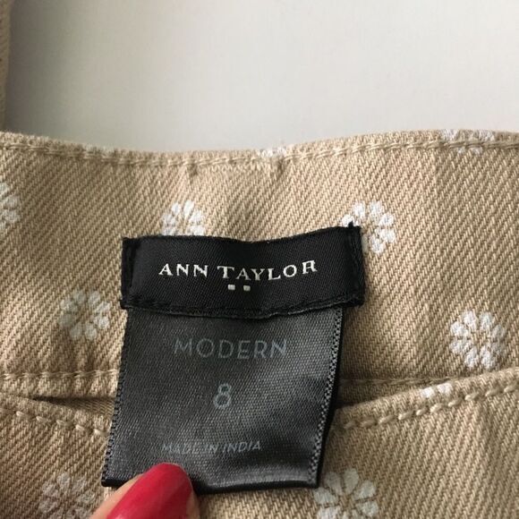 3/$15 - Ann taylor modern Fit Skinny Cropped Ankle Pants Womens Size 8 Tan - Picture 2 of 6
